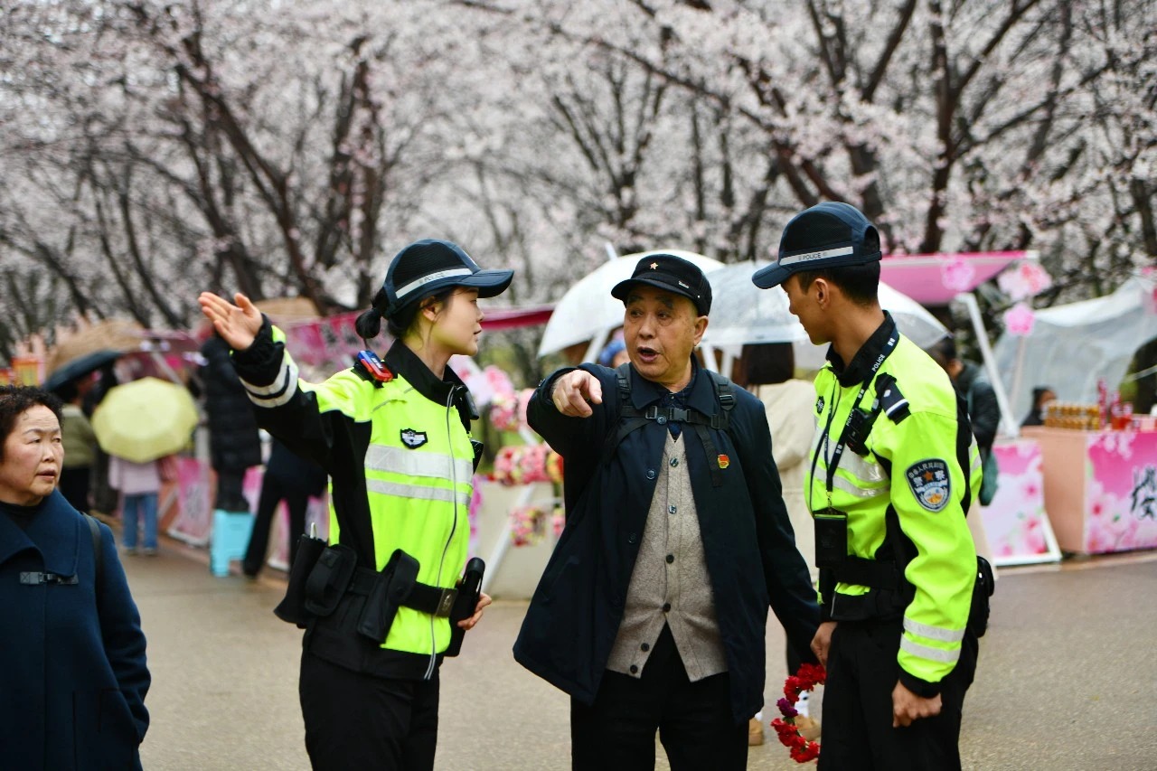 当“花季”遇上“警务”，这波硬核操作把安全感直接拉满！ 